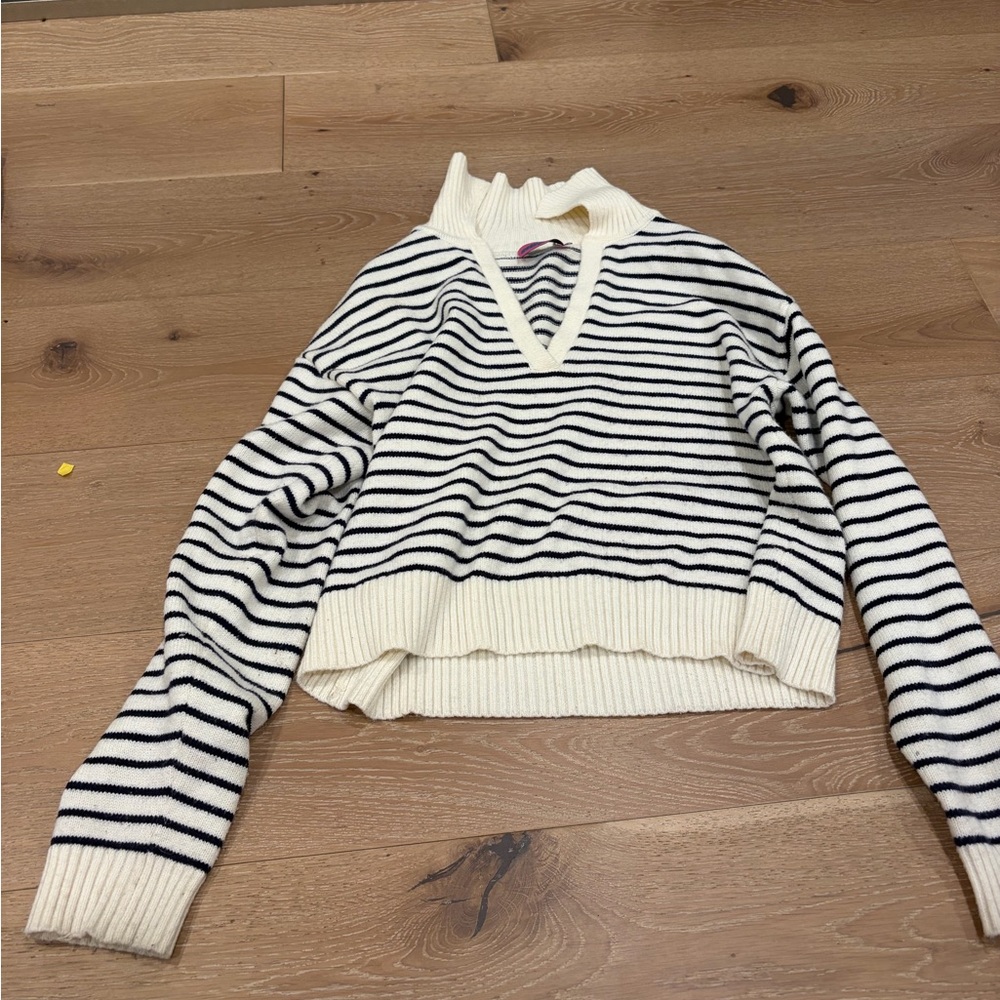 Edikted Cream and Black V-Neck Sweater